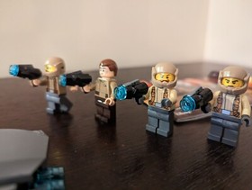 Retired (2016) LEGO Star Wars Episode 7 set 75131 Resistance Trooper Battle Pack