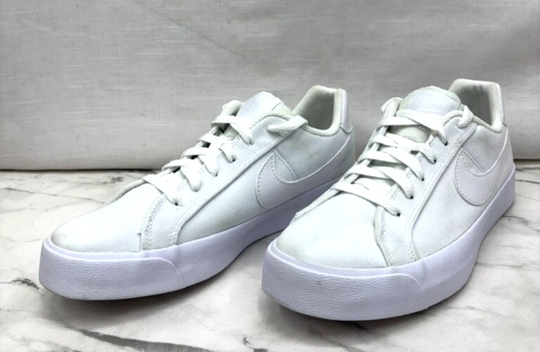 Scarpe da ginnastica donna Nike Court Royale AC taglia 9 triple bianche CD5405 101