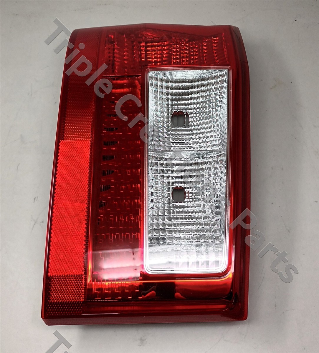 TOYOTA GENUINE OEM 81561-36380 LENS & BODY, REAR COMBINATION TOYOTA GENUINE OEM 81561-36380 LENS & BODY, REAR COMBINATION
