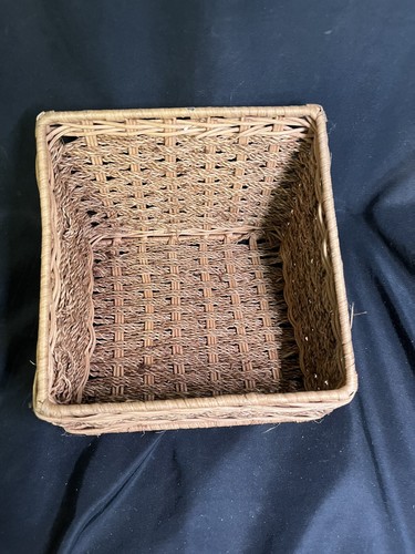 Vintage Tightly Woven Wicker Rattan Paper Napkin Basket Kitchen Decor Servewear - Picture 3 of 10