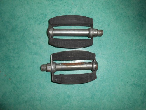 Pedale gauche union à catadioptre 14x125 - - Pièces detachées pour VéloSolex, Peugeot, Motobécane