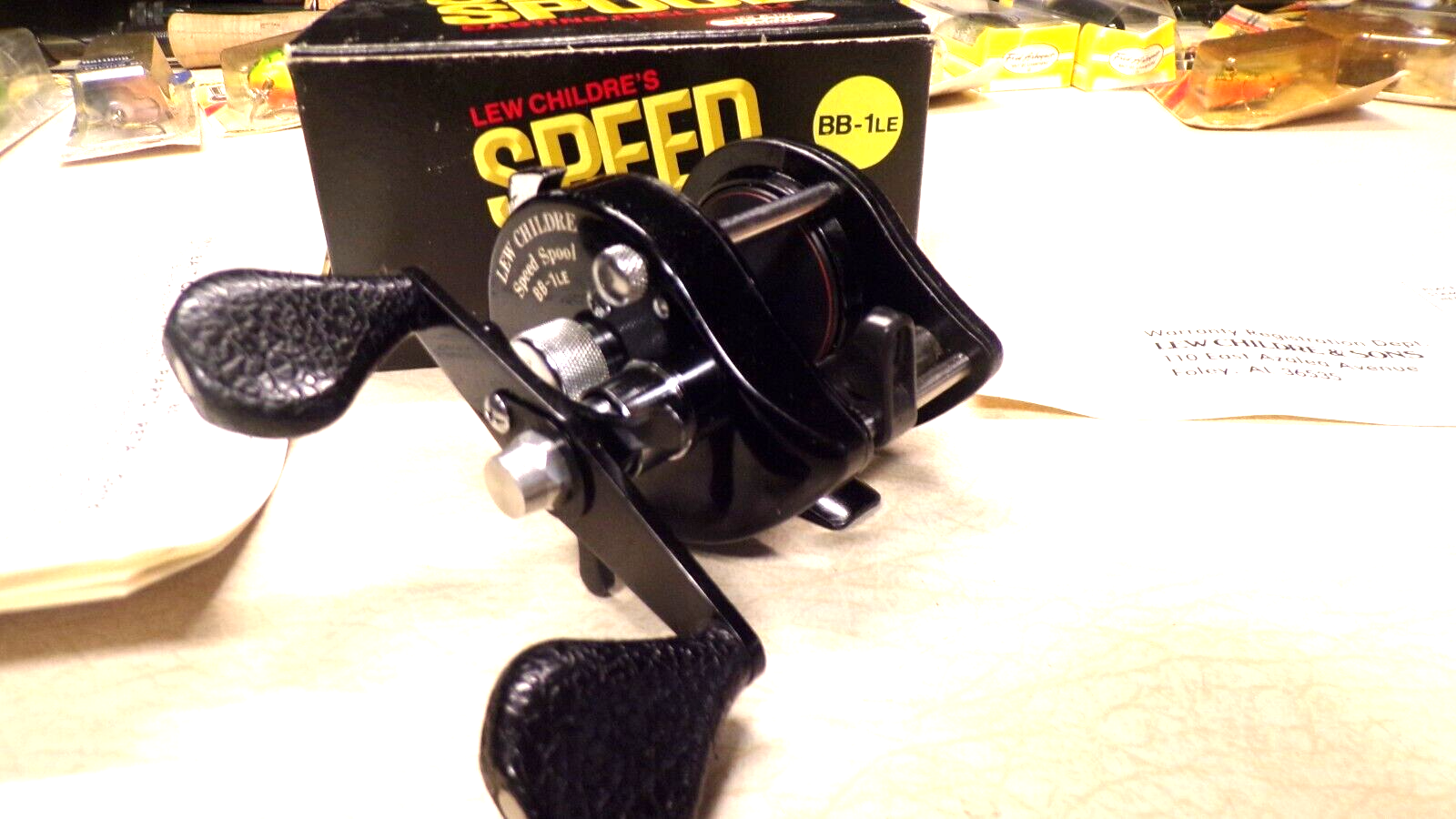 LEW`S CHILDRE FISHING REEL W/ BOX SPEED SPOOL BB1LE CLEAN & WORKS