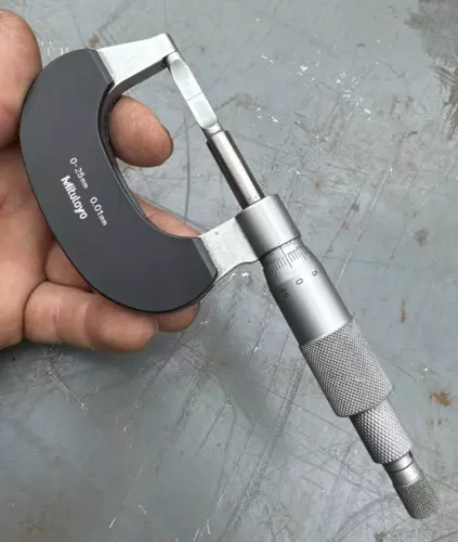 Mitutoyo 122-101 Blade Micrometer Groove Machinist Tool Maker Metric 0-25 .01mm