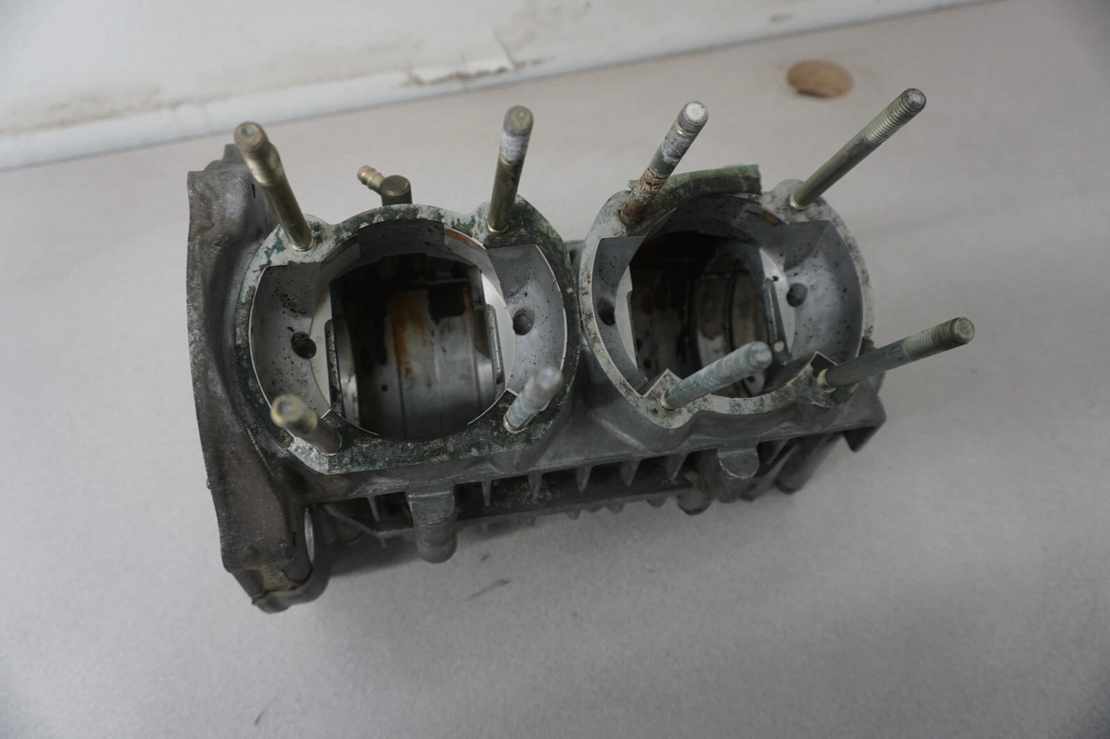 1976-1981 Yamaha OEM Crankcase Ass'y 8A5-15100-00-00 Exciter EX 440 340