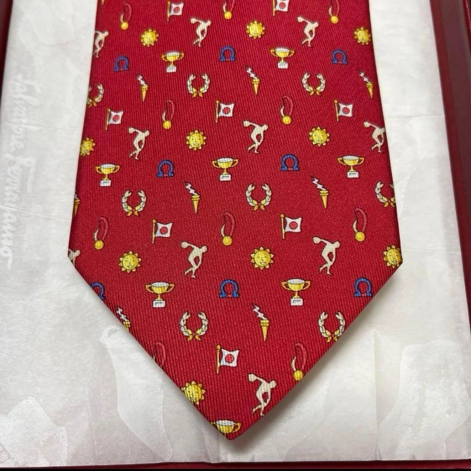 Gravata Salvatore Ferragamo Gancini Dot 100% seda feita na Itália vermelha presente em perfeito estado - Imagem 4 de 4