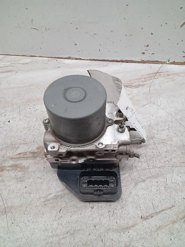 Conjunto de actuador y bomba de pieza de freno antibloqueo para 14-15 LEXUS IS250 306798 Foto 2 de 4