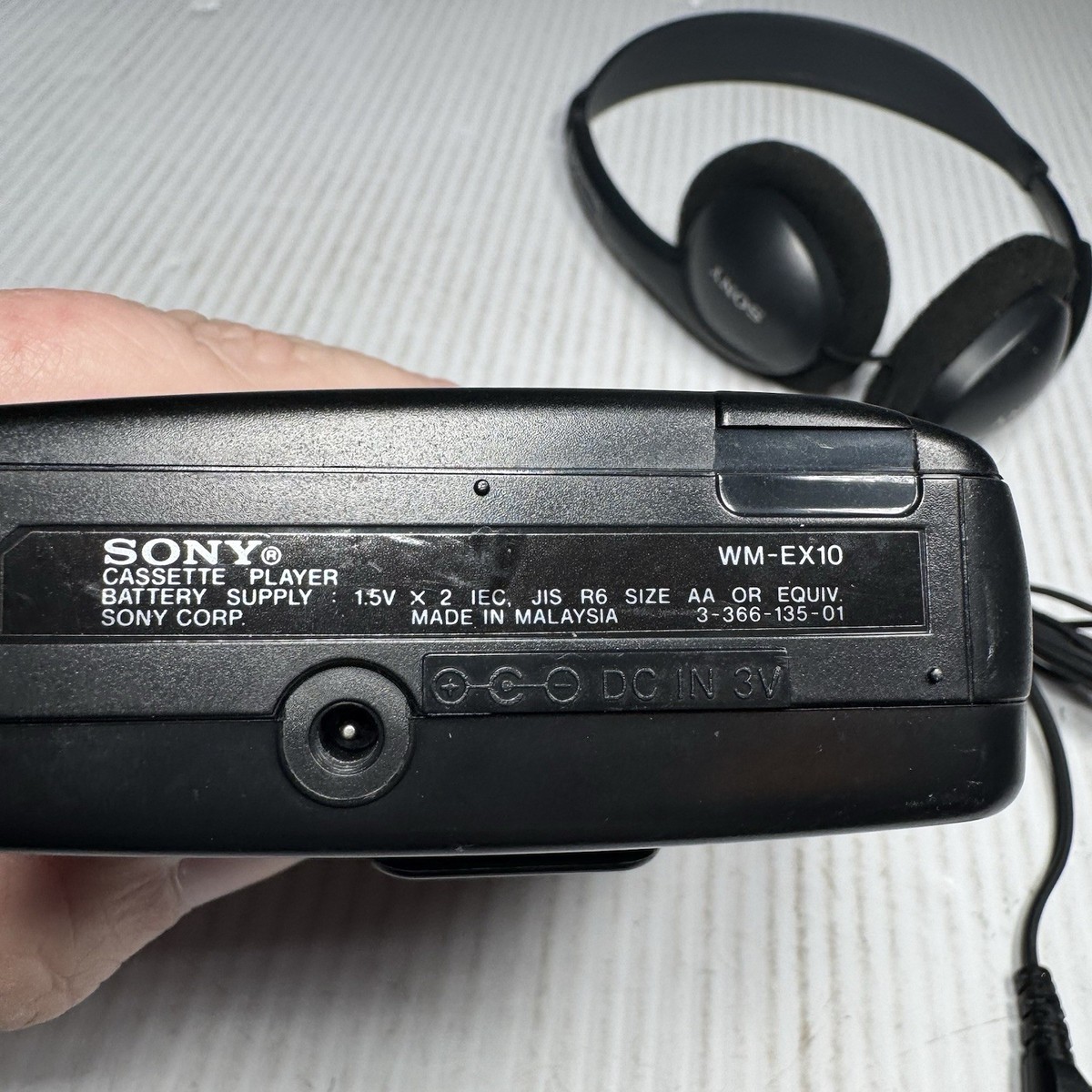 SONY Walkman WM-EX10 Cassette Player TRH-2 Headphones - NEEDS BELT