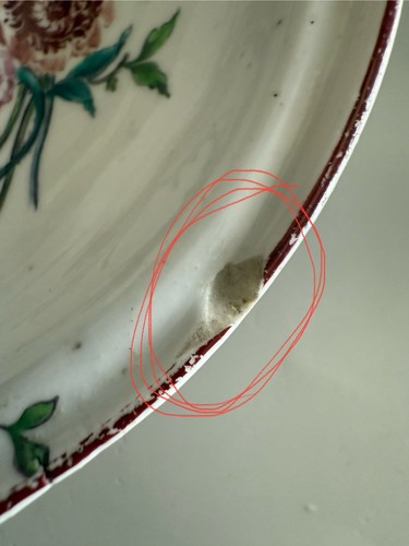 Antiguo plato de postre Chelsea en forma de corazón, con insectos y flores C 1750 - Imagen 15 de 19
