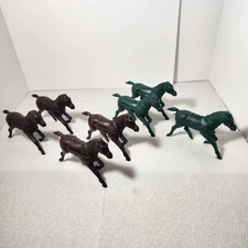 7 Vintage REL Wagon Pulling Horses, Plastic, 3 Green & 4 Brown, 1950s-60s, 60mm
