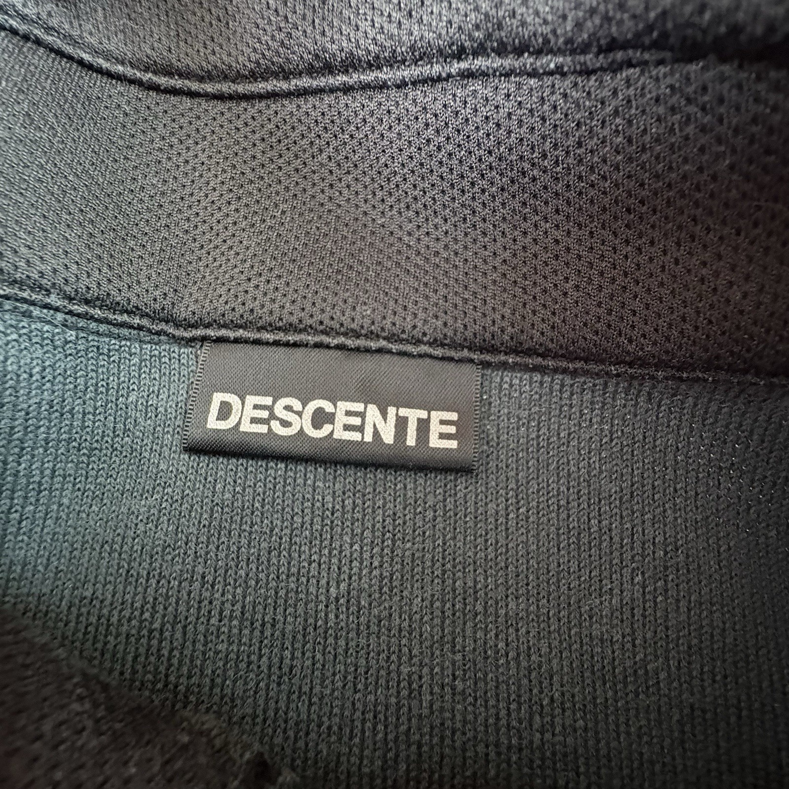 Descente Pullover Men L Black 1/4 Zip Sportswear Athleisure Grunge Paint Splat