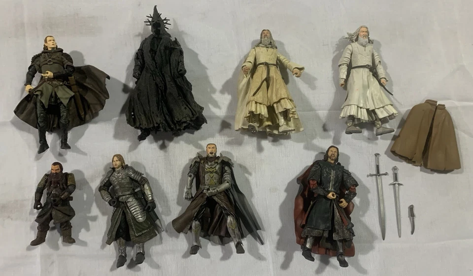 Lote de figuras del Señor de los Anillos - 8 figuras armas, capas figuras LOTR principios de la década de 2000 Foto 3 de 4