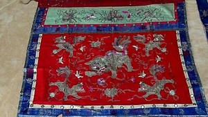 ANTIQUE CHINESE GOLD&SILVER THREAD FOO-LION SILK ALTAR EMBROIDERY BANNER #1