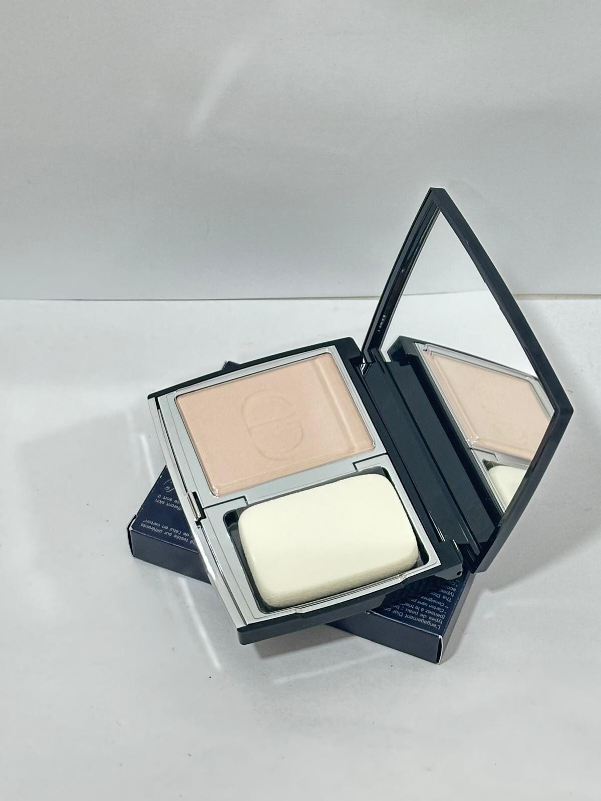 DIOR Forever Natural Velvet Compact Foundation in Cool Rosy Shade 1