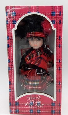 Leonardo Collection Piper Doll Schottische Porzellan Sammlerpuppe