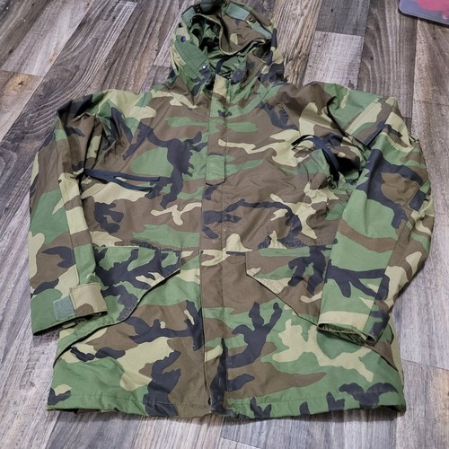 US Military ECWCS Woodland Camo GoreTex Cold Weather Parka Small Regul Army Coat