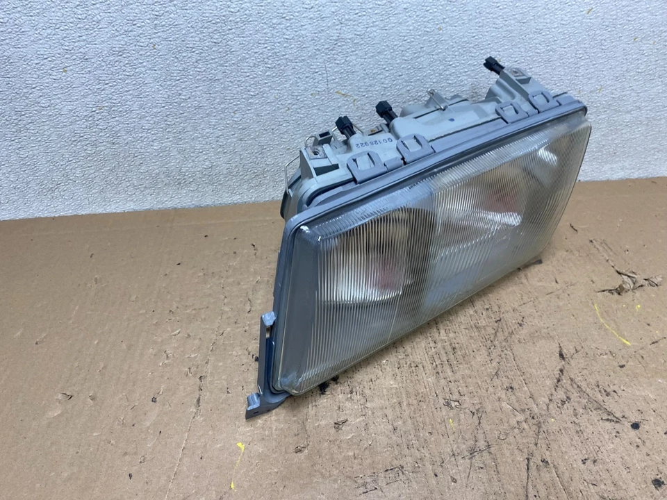 Faro izquierdo conductor mercedes 190e 190d w201 1987 a 1993 euro s1118 cv Foto 3 de 4