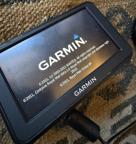 Garmin NUVi 40 Car Sat Nav with Charger Used. Fully Working UK IRELAND IOM
