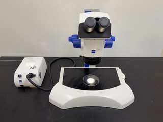 Zeiss SteREO Discovery.V8 Microscope w/CL 1500 ECO Fiber Optic Cold Light Source