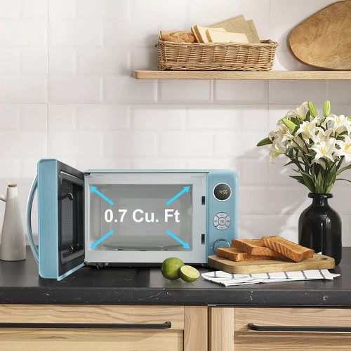 New Galanz 0.7 Cu ft Retro Countertop Microwave Oven Blue, 700 W - Picture 10 of 11
