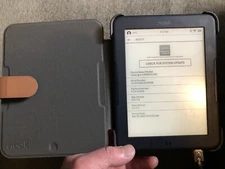 Barnes & Noble Nook GlowLight 4 32GB, Wi-Fi, 6" Case Bundle