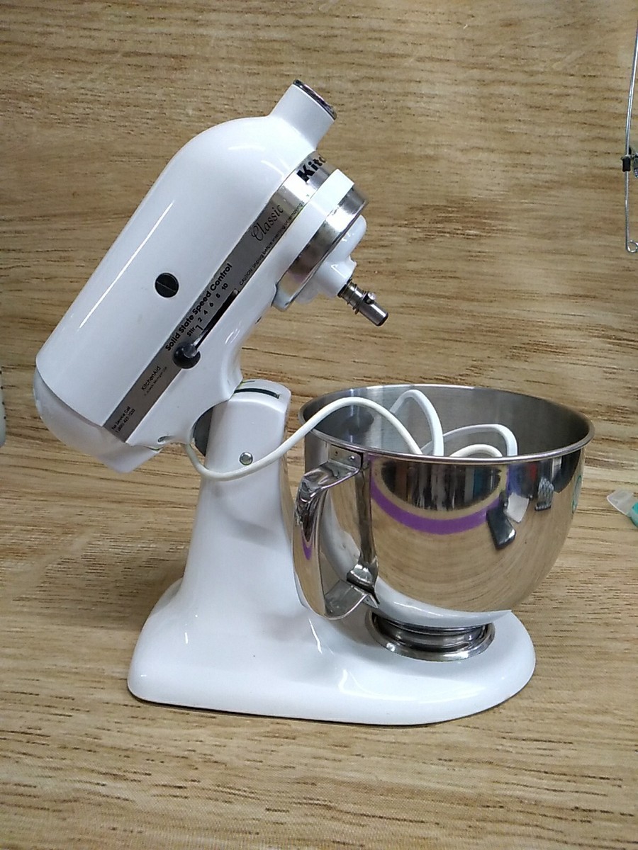 kitchenAid Classic Series 4.5 Qt. 10-Spd White Stand Mixer