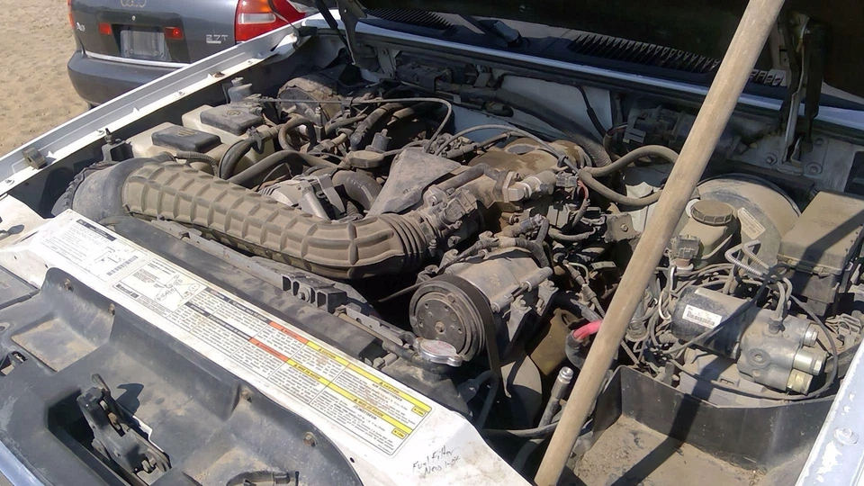 Полный комплект топливной рейки с форсунками для Ford Explorer 1993-1996 годов выпуска 4,0 л - Изображение 4 из 4