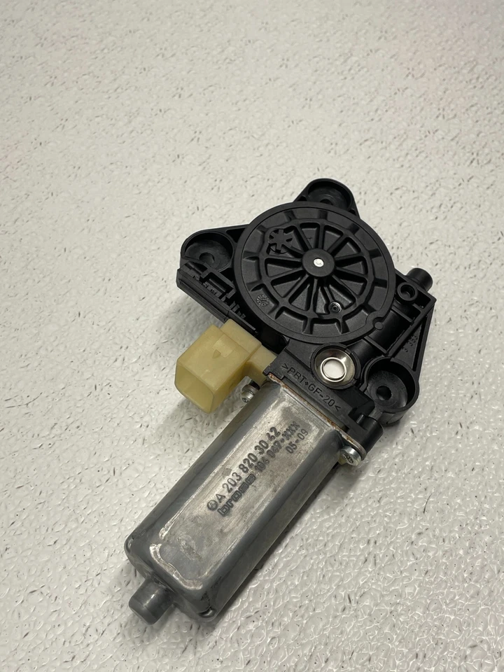 Mercedes-Benz C320 2001-2005 puerta trasera derecha ventana motor RR RH A2038203042 Foto 4 de 4