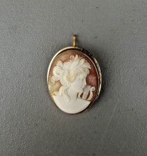 pendentif broche camée monture Or massif 18 Carats poinçon 750 femme à la lyre