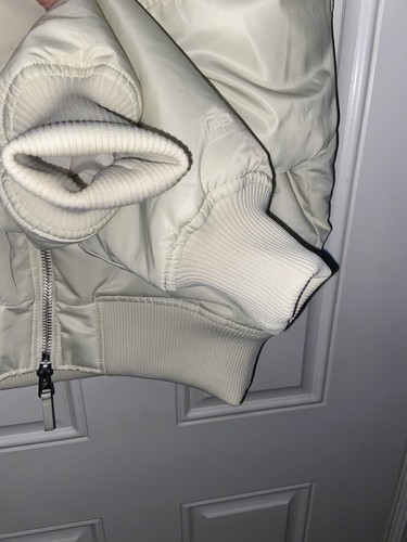 Fabletics SZ S Oversized Iconic Bomber Jacket Cream Froth Outdoor Everyday NWOT - Picture 7 of 16