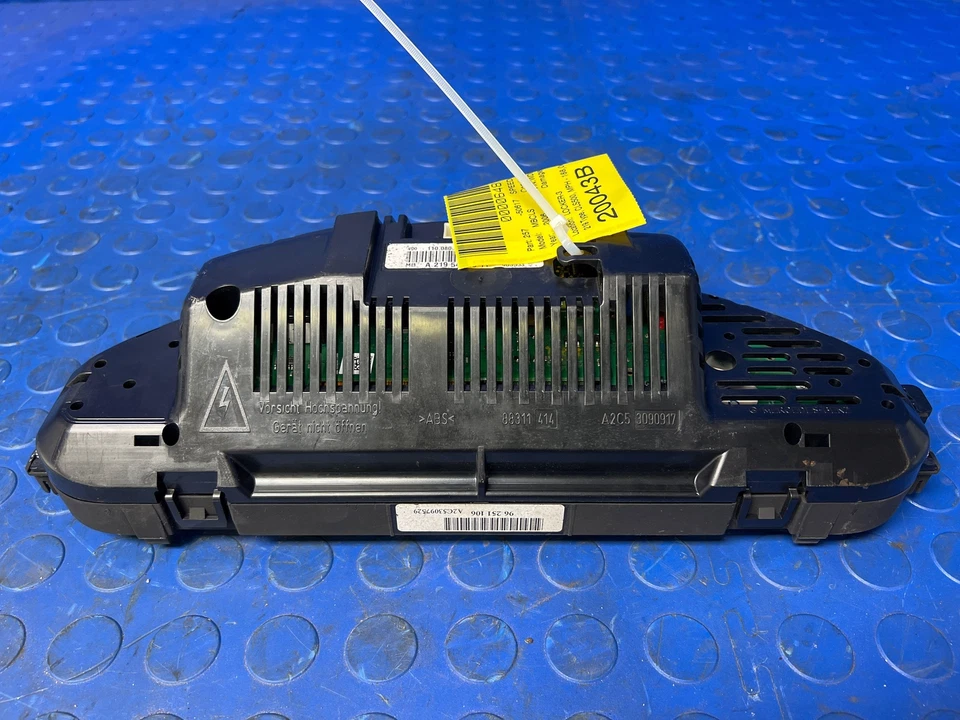 Cuadro de instrumentos velocímetro 06 Mercedes Benz CLS500 W219 188 K OEM 2195400511 Foto 4 de 4
