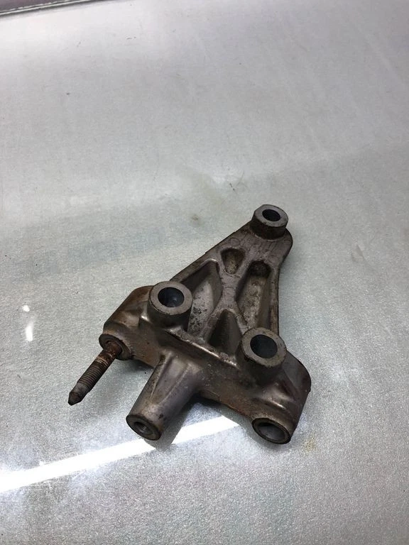 Nissan Quest 2004 diésel 179 kW soporte de montaje del motor KDA37373 Foto 3 de 3