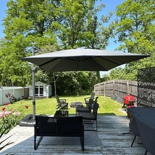 8 Feet Square Cantilever Umbrella Patio Umbrella with Outdoor Umbrella Aluminum