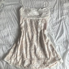 Saints Secrets Women s Beige Lace Full Slip Spaghetti Straps Size M Regular