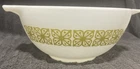 Pyrex Verde Avocado Green Square Flower Cinderella Mixing Bowl 442 1.5 Q Vintage