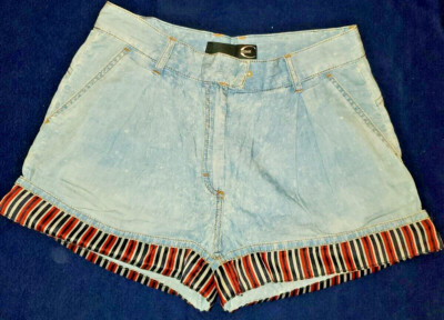 JUST CAVALLI Jean Shorts  US 4-6 ?? Pleated Light weight Perfect for Summer!