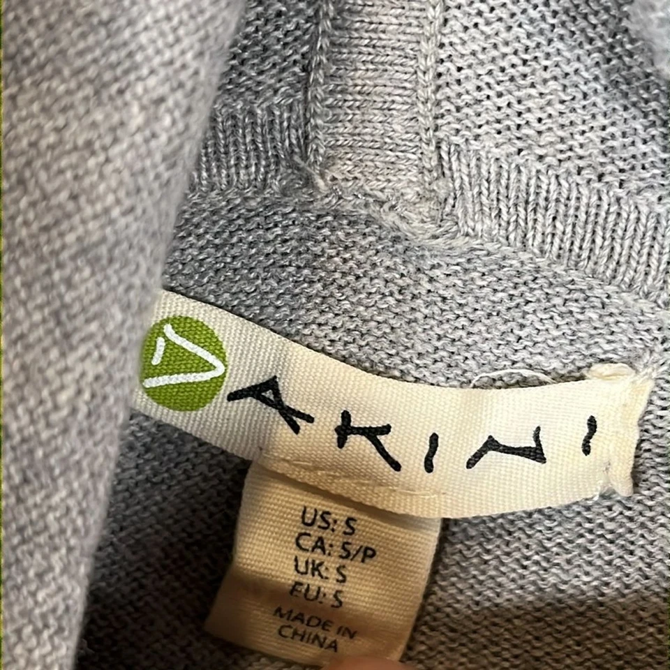 Vestido suéter con capucha y cuello capucha Dakini Foto 4 de 4