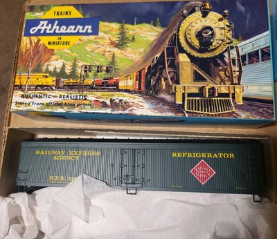 Athearn HO - 50' Railway Express Agency R.E.X. 1268 - Kit 5336