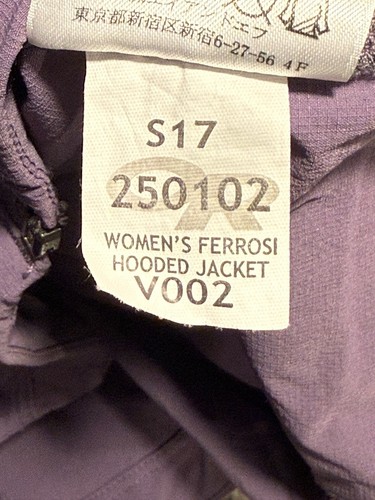 Chaqueta con Capucha Outdoor Research Ferrosi WMNS Mediana Ligera Senderismo Sendero Usada en Excelente Condición - Imagen 7 de 8