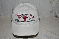 CHICAGO BULLS NBA WORLD CHAMPIONS '91, '92, '93 HAT ADQ87