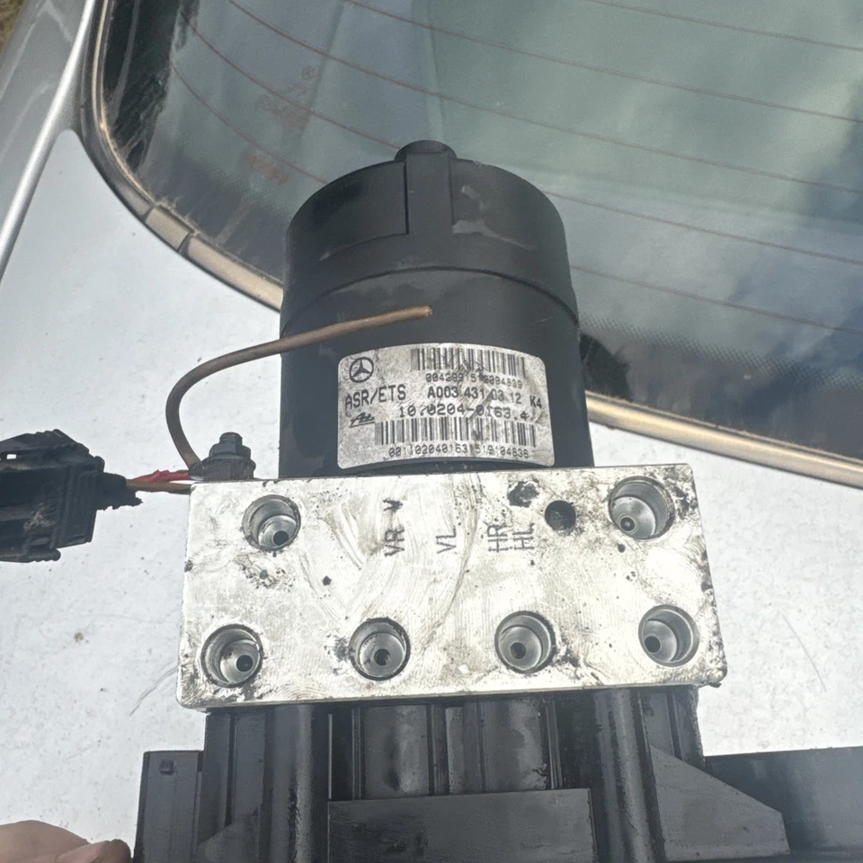 1999 Mercedes-Benz C-Class C 280 Petrol ABS Brake Pump A0034310312 A0034310312 — 第 3/3 张图片