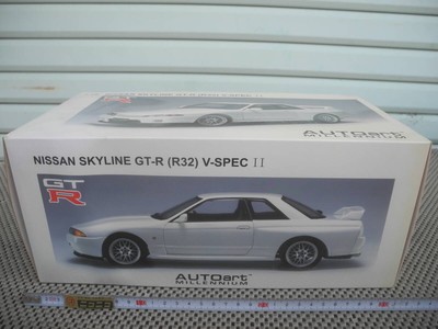 Autoart 1/18 Nissan Skyline GT-R R32 V Spec II Model Damaged