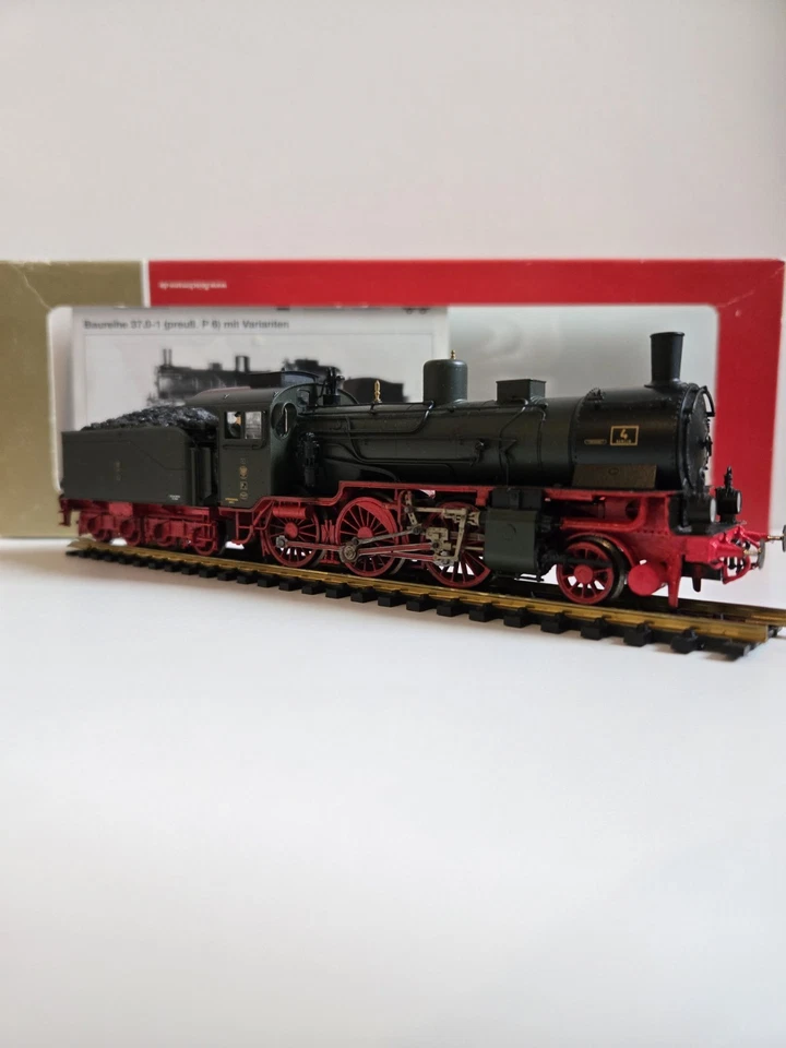 Fleischmann 413701 "Maßstab: PERFEKTION" P6 "4 - BERLIN" KPEV Dampflok in OVP