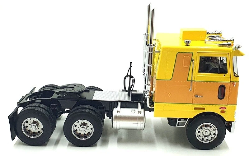 KK Scale Road Kings 1/18 Scale RK180152 - Peterbilt 352 Pacemaker Yellow/Brown - Image 4 of 4