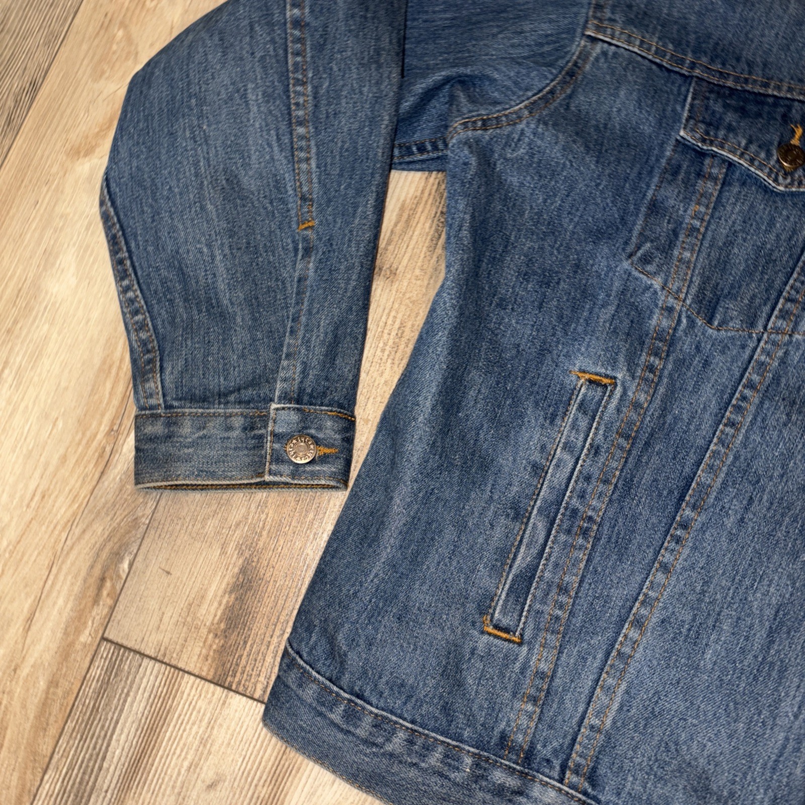 American Eagle Embossed Denim Jacket Transportati… - image 4