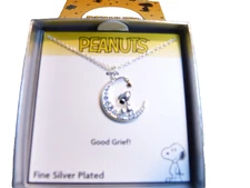 Peanuts Snoopy SITTING ON A CRESCENT MOON /HEART FINE Silver Plated Necklace-NWT