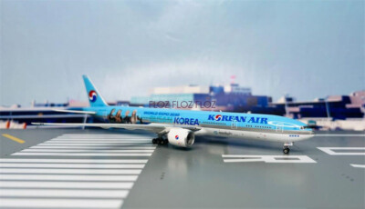for Phoenix Korean Air for Boeing 777-300ER HL7204 Limited