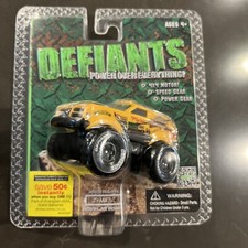 Rare 2013 Sealed DEFIANTS Yellow 4X4 Monster Truck Stompers Rednex vs Rally