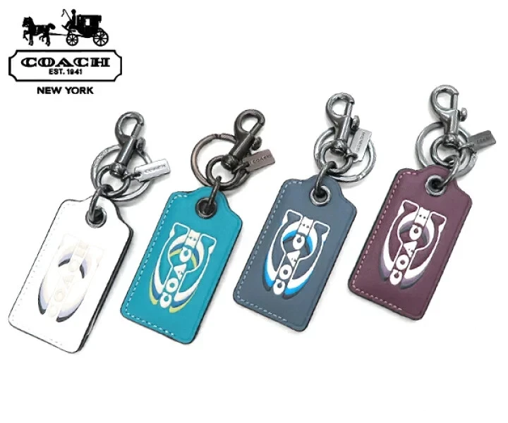 Nuevo con etiquetas Llavero abridor de botellas unisex Coach con sello Coach No. CJ743 Deep Berry Foto 4 de 4