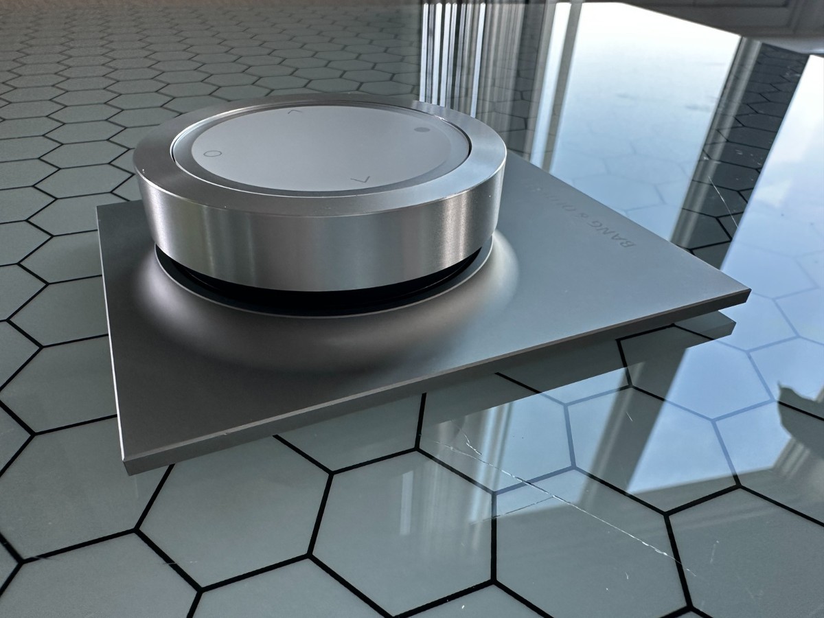 Bang & Olufsen B&O BeoSound Essence remote - table top *** - 48 | eBay