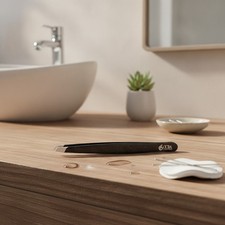 Travel-Friendly Eyebrow Tweezers with Anti-Slip Grip - Professional Quality